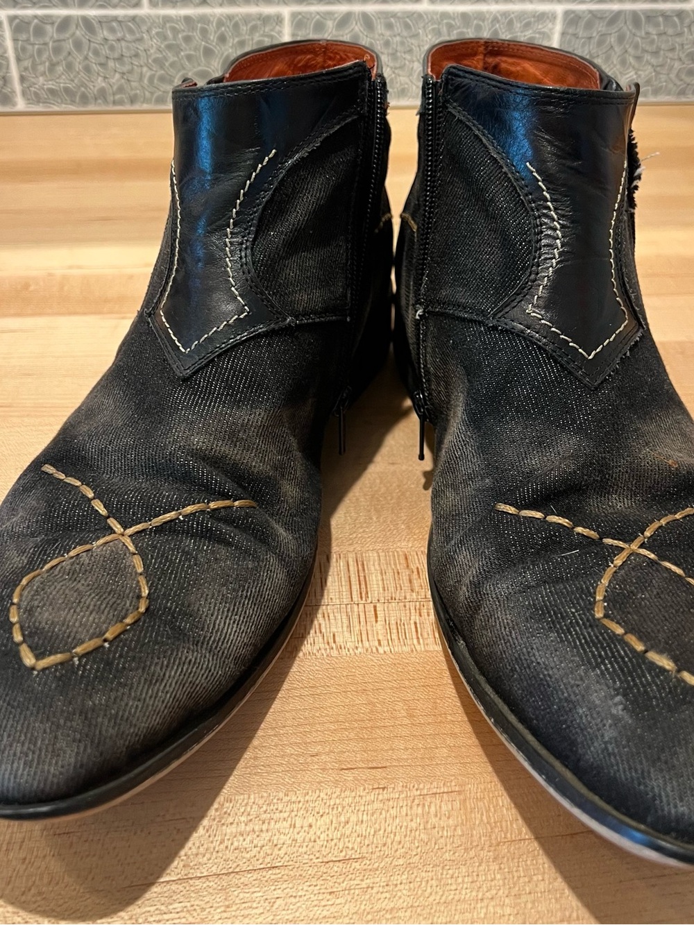 Robert Wayne Ankle Boots Size 11